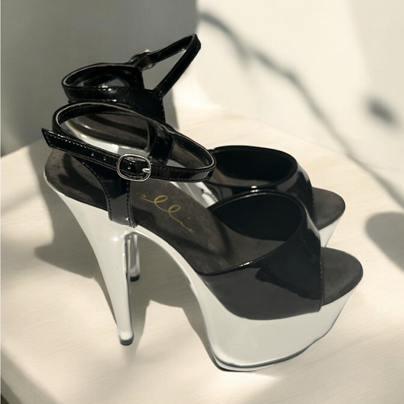 Ellie Shoes - Ellie High Heel Shoes.  Black Silver Stiletto Sandal Size 5.